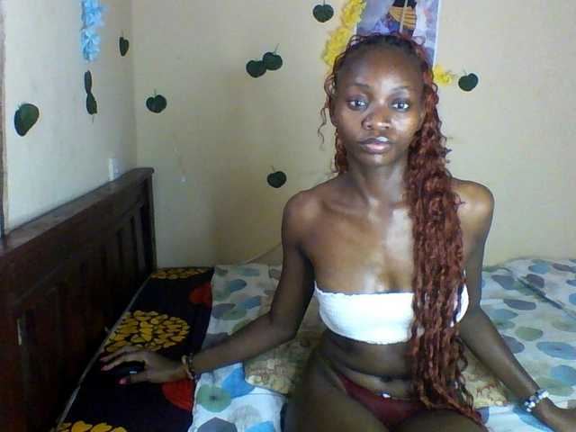 Luna-Noir live cam on BongaCams
