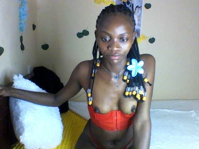 Luna-Noir live cam on BongaCams