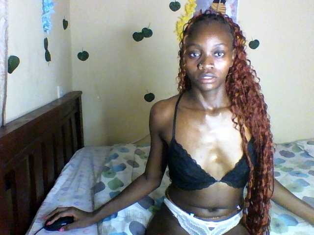 Luna-Noir live cam on BongaCams
