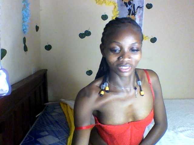 Luna-Noir live cam on BongaCams