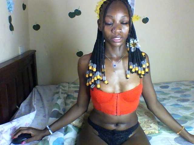 Luna-Noir live cam on BongaCams