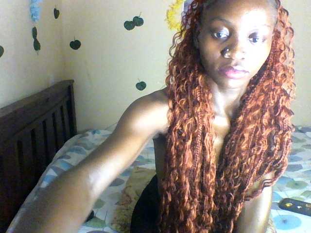 Luna-Noir live cam on BongaCams