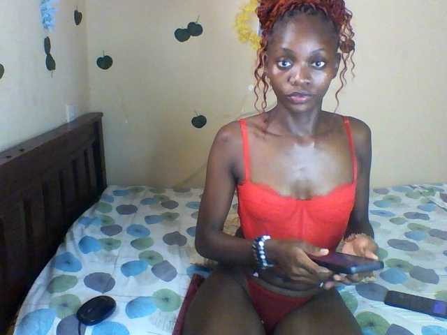 Luna-Noir live cam on BongaCams