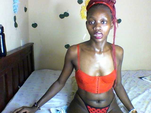 Luna-Noir live cam on BongaCams