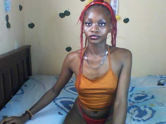 Luna-Noir live cam on BongaCams