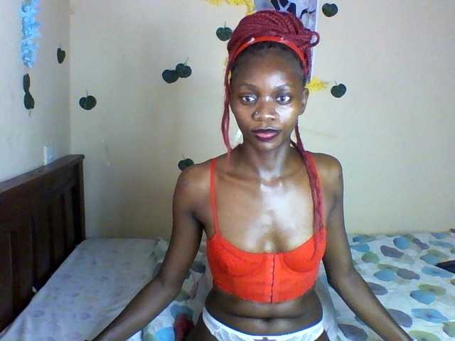 Luna-Noir live cam on BongaCams