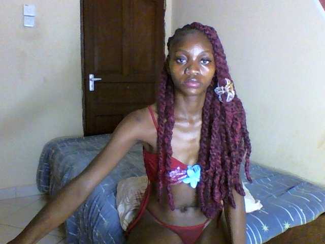 Luna-Noir live cam on BongaCams