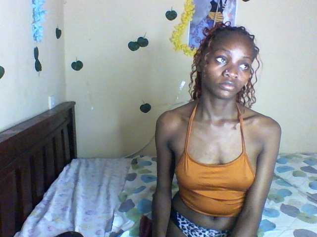 Luna-Noir live cam on BongaCams