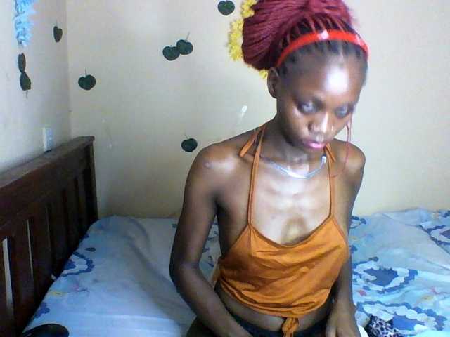 Luna-Noir live cam on BongaCams