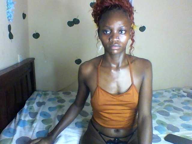 Luna-Noir live cam on BongaCams