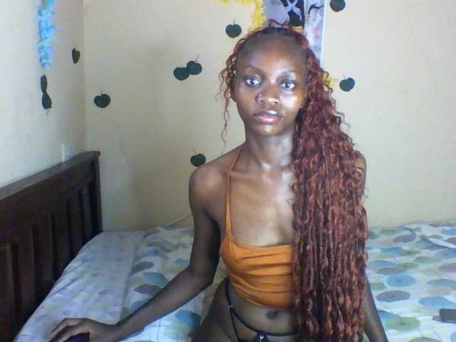 Luna-Noir live cam on BongaCams