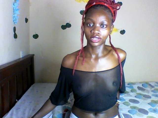 Luna-Noir live cam on BongaCams