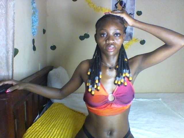 Luna-Noir live cam on BongaCams