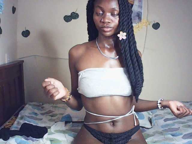 Luna-Noir's BongaCams show and profile