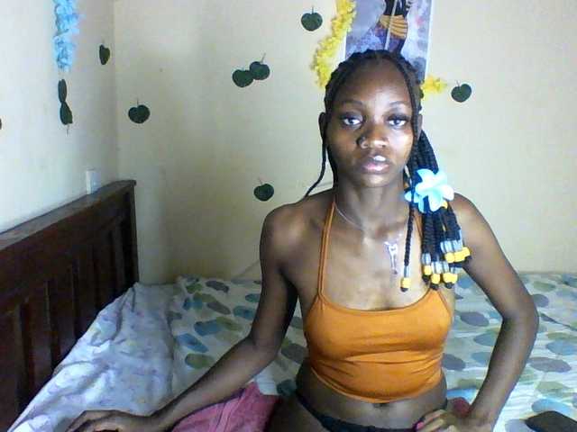 Luna-Noir live cam on BongaCams