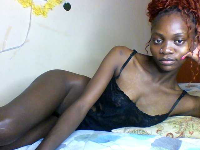 Luna-Noir live cam on BongaCams