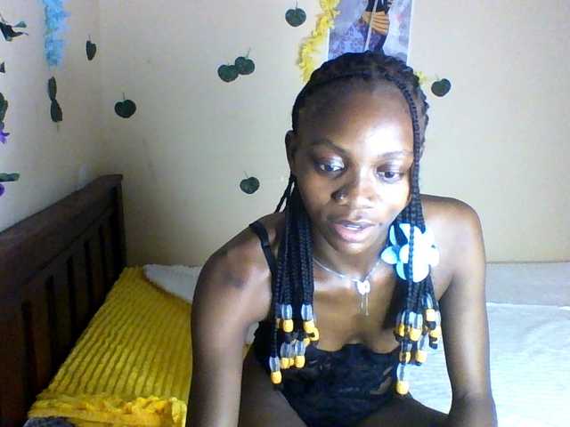 Luna-Noir live cam on BongaCams
