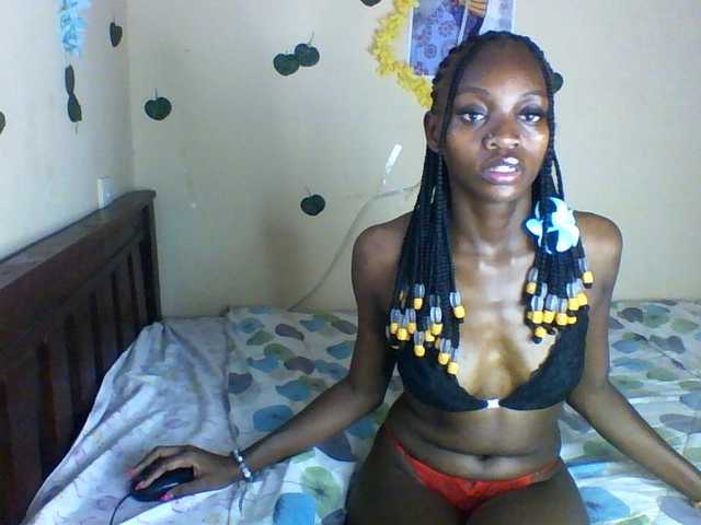 Luna-Noir live cam on BongaCams