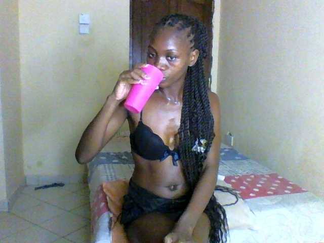Luna-Noir live cam on BongaCams