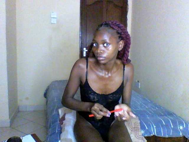 Luna-Noir live cam on BongaCams