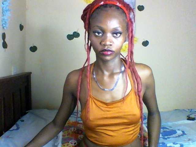 Luna-Noir live cam on BongaCams