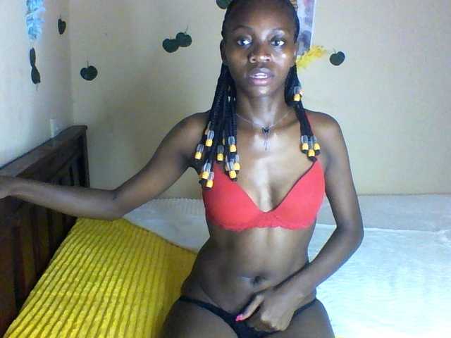 Luna-Noir live cam on BongaCams