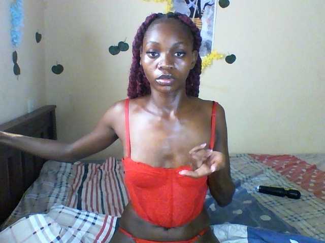 Luna-Noir live cam on BongaCams