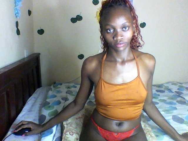 Luna-Noir live cam on BongaCams