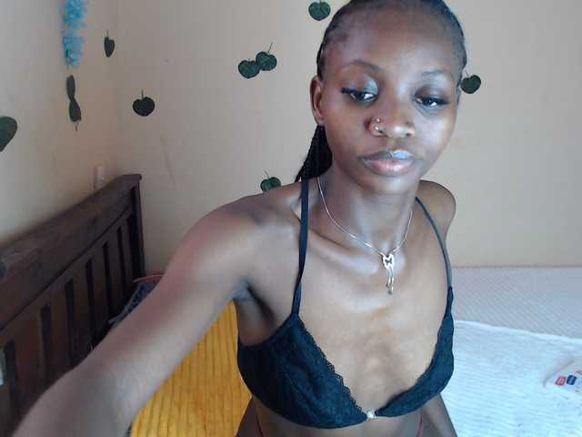 Luna-Noir live webcam show