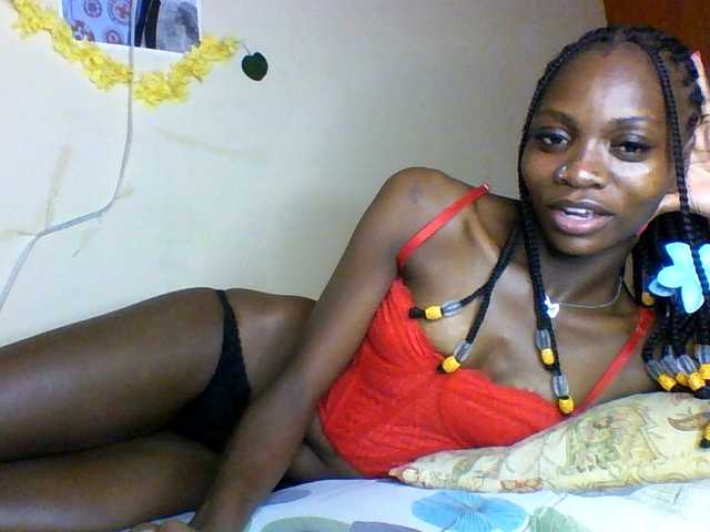 Luna-Noir live cam on BongaCams