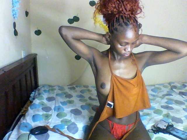 Luna-Noir live cam on BongaCams