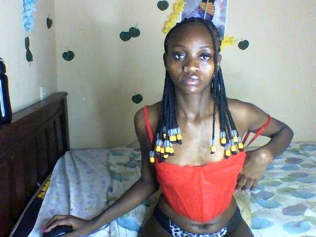 Luna-Noir live cam on BongaCams