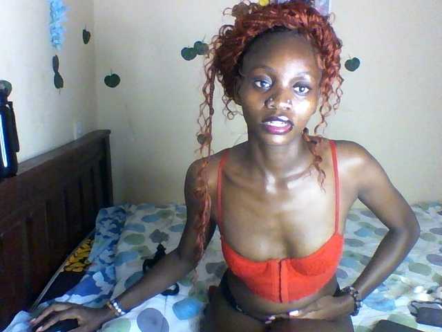 Luna-Noir live cam on BongaCams