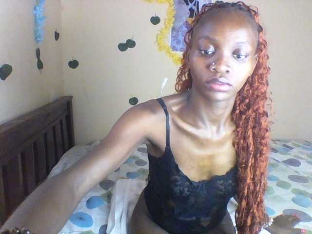 Luna-Noir live cam on BongaCams