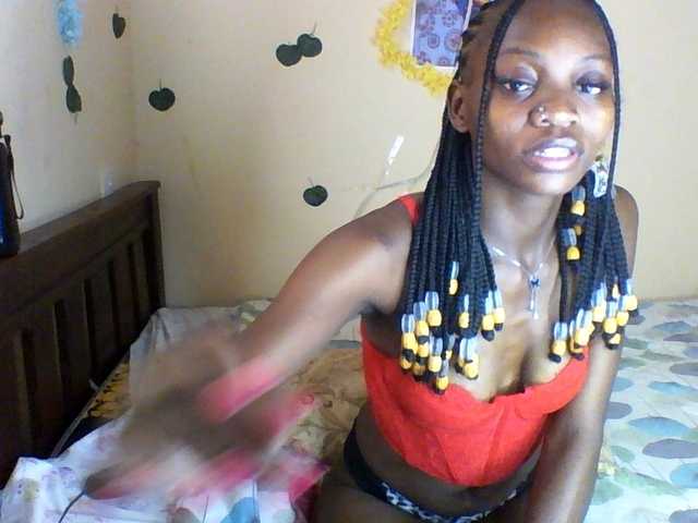 Luna-Noir live cam on BongaCams