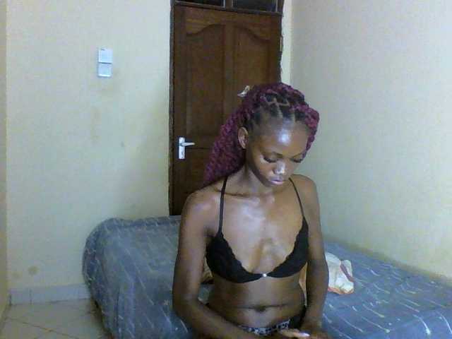 Luna-Noir live cam on BongaCams