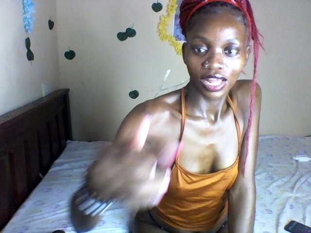 Luna-Noir live cam on BongaCams