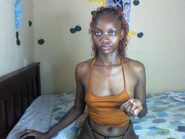 Luna-Noir live cam on BongaCams