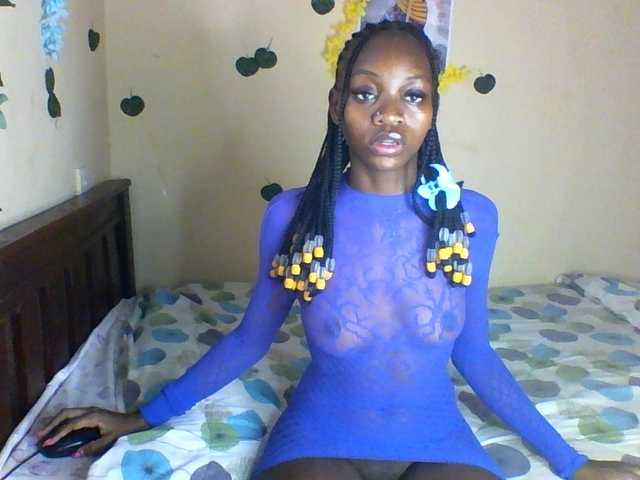 Luna-Noir live cam on BongaCams