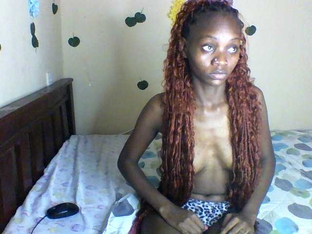 Luna-Noir live cam on BongaCams