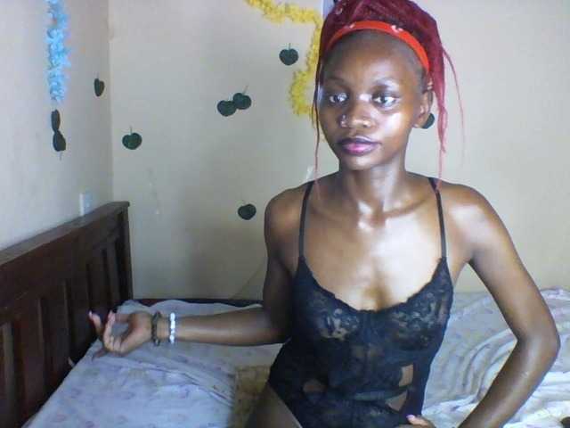 Luna-Noir live cam on BongaCams