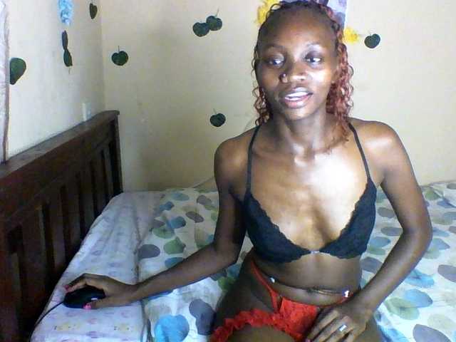 Luna-Noir live cam on BongaCams