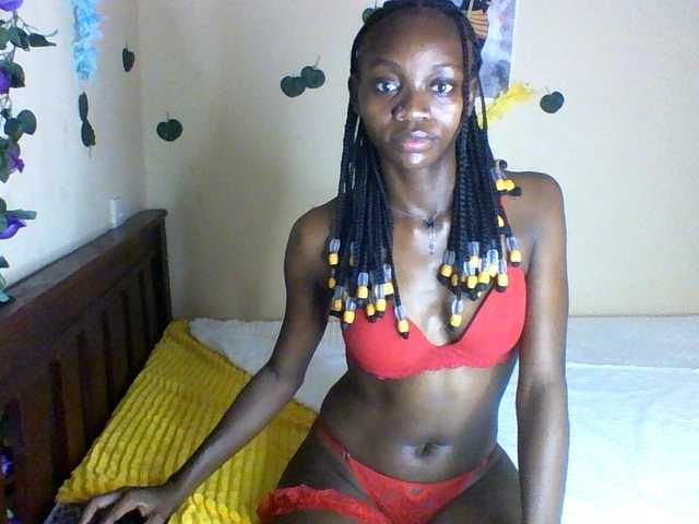 Luna-Noir live cam on BongaCams