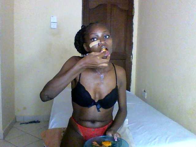 Luna-Noir live cam on BongaCams