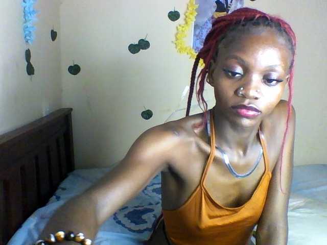 Luna-Noir live cam on BongaCams