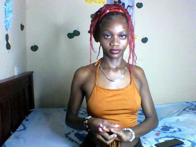 Luna-Noir live cam on BongaCams