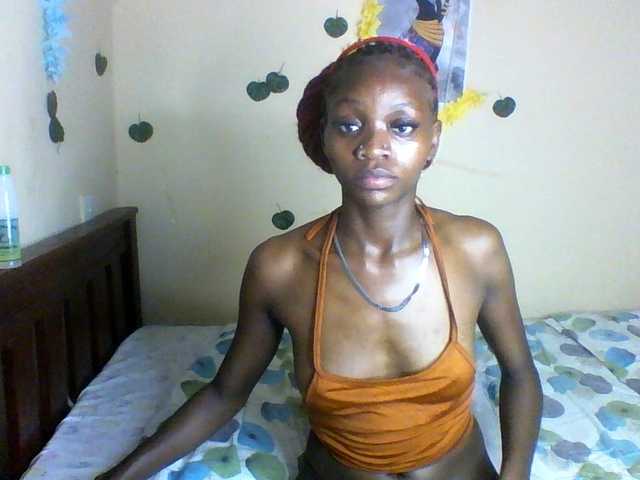 Luna-Noir live cam on BongaCams
