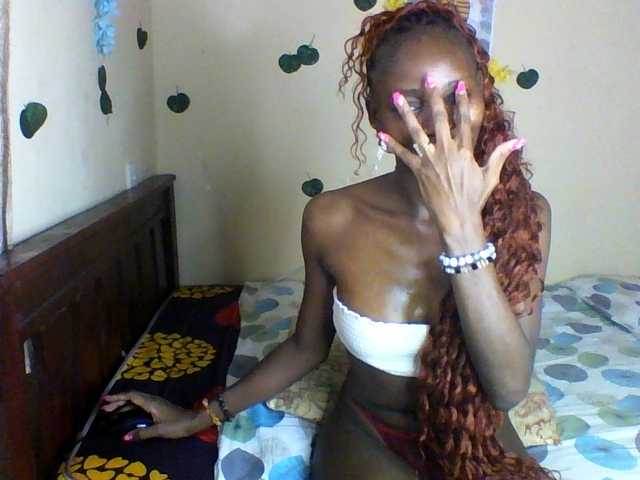 Luna-Noir live cam on BongaCams