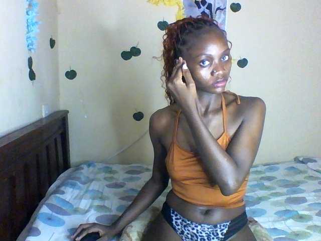 Luna-Noir live cam on BongaCams