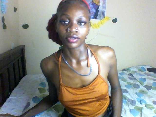 Luna-Noir live cam on BongaCams